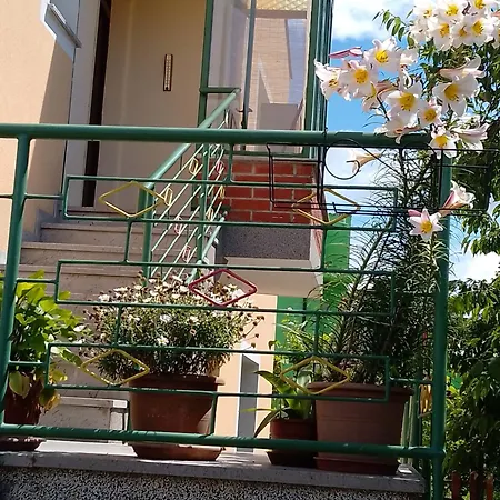 Apartma Bomar Apartment *